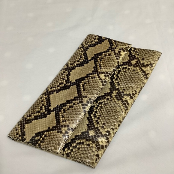 bg_4956098_100296_b Encueros de Colombia snakeskin clutch bag